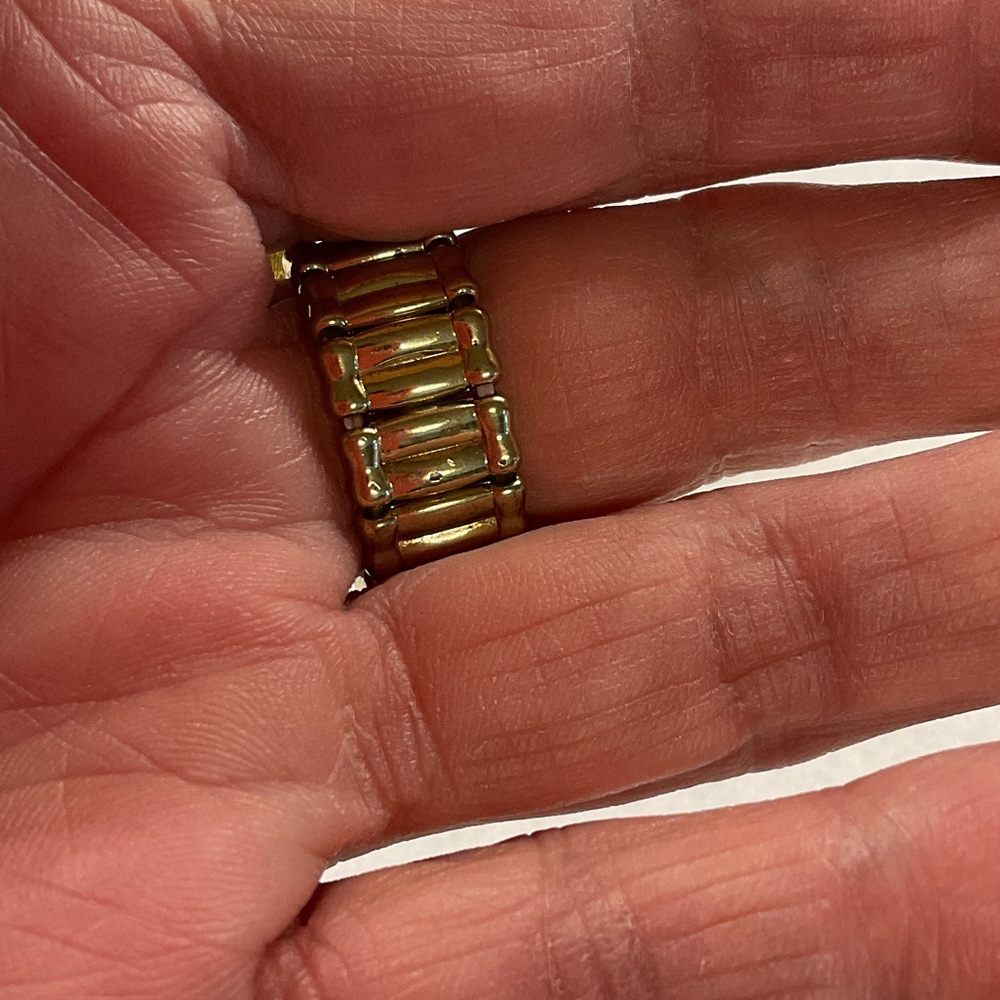 Fish Ring - Picture 2 of 2